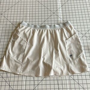 Fabletics woven pocket skirt with built in shorts, size xl